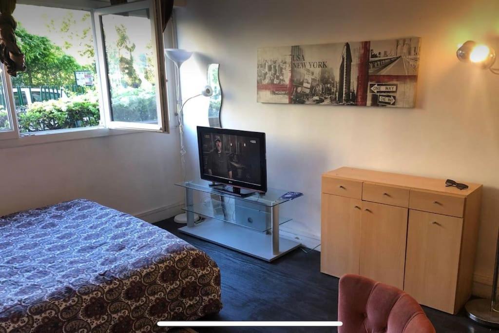 דירות פריז Charming Studio At The Heart Of 14 Arrondissement מראה חיצוני תמונה